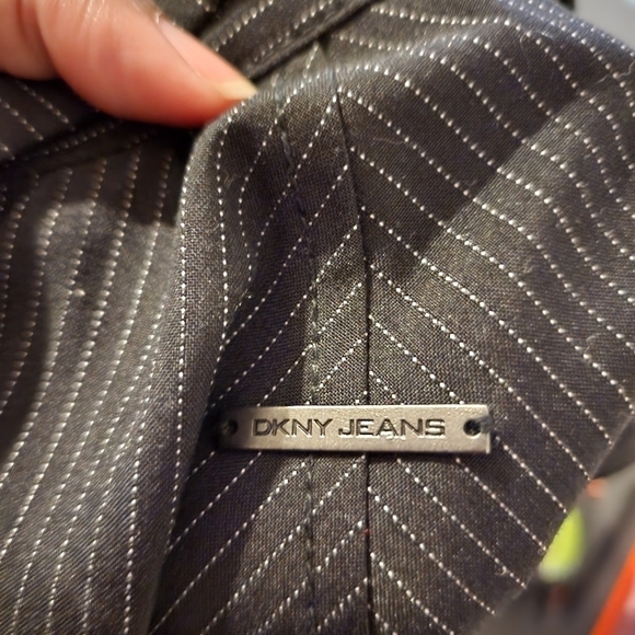 DKNY Striped Blazer Jacket Size S and 3 Pairs Sandals Sizes 6 - Picture 11 of 14